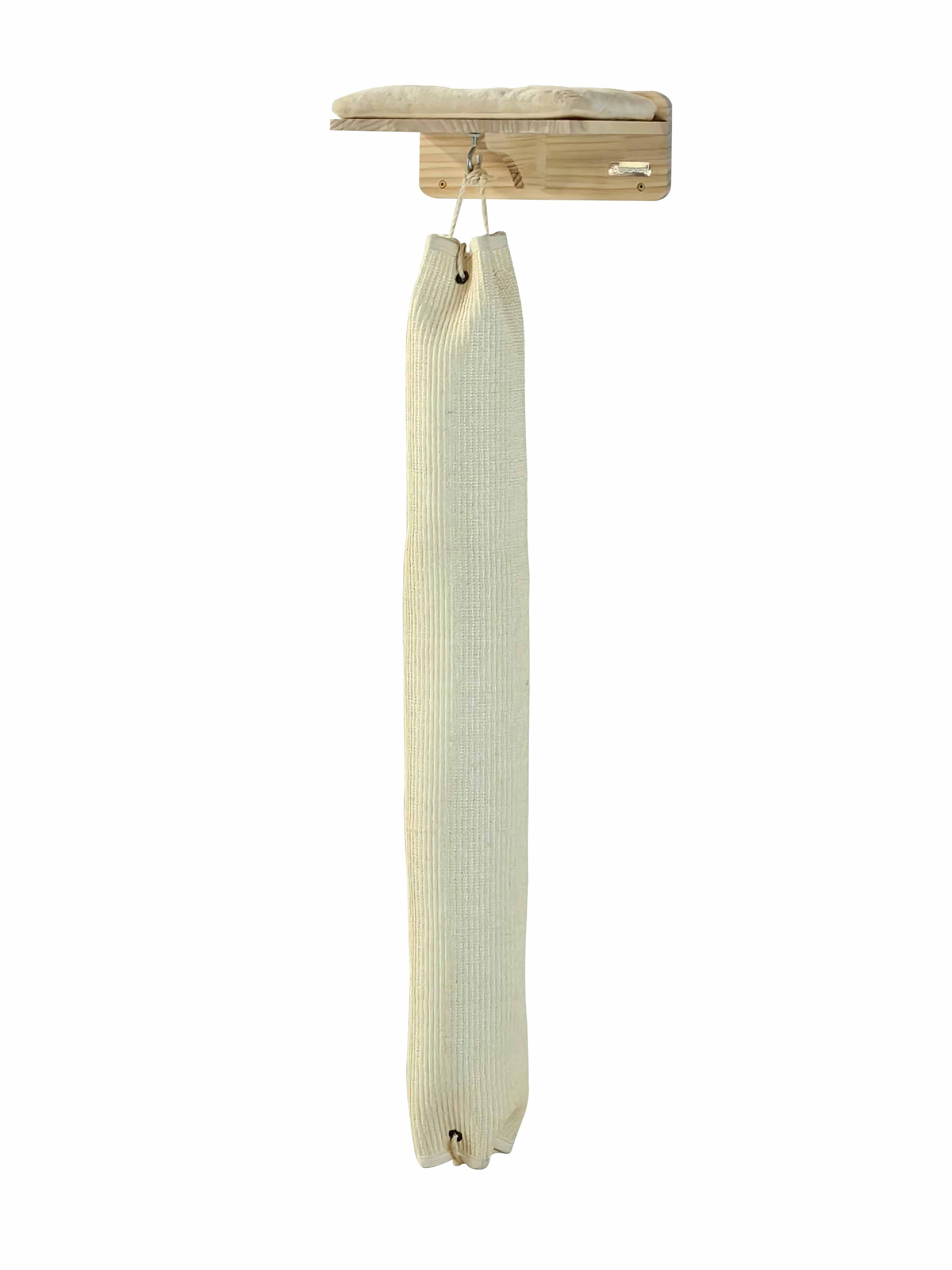 Quapas! Cat scratcher climbing bag on the wall with pillow beige